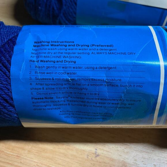 Sayelle Worsted Yarn 0320 Navy 3 full and 1 2/3rd skiens. Pre-Owned - Picture 5 of 5